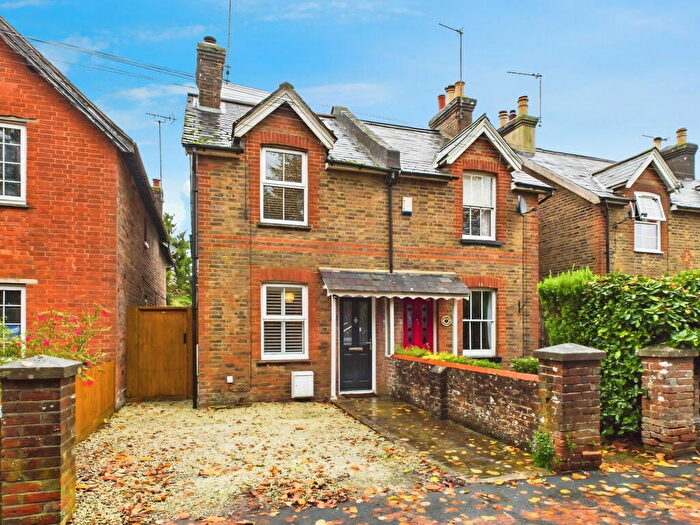 3 Bedroom Semi-Detached House For Sale In St. Leonards Road, Horsham, RH13