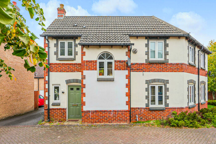 3 Bedroom Semi-Detached House To Rent In Hubble Close, Headington, OX3