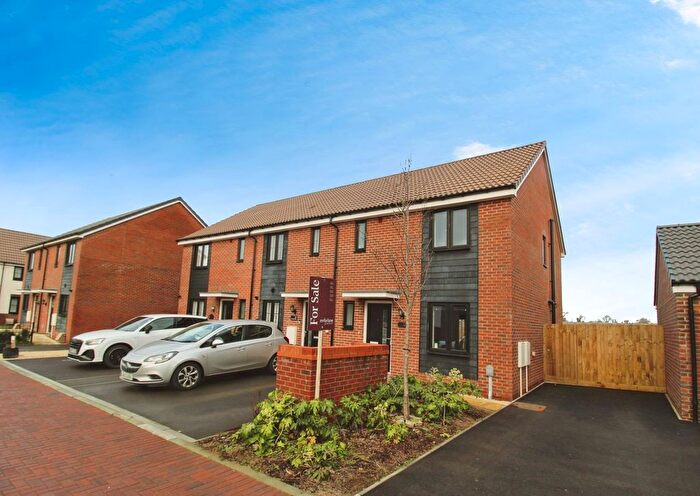 3 Bedroom Semi Detached House For Sale In Brimstone Road, Swindon, SN3