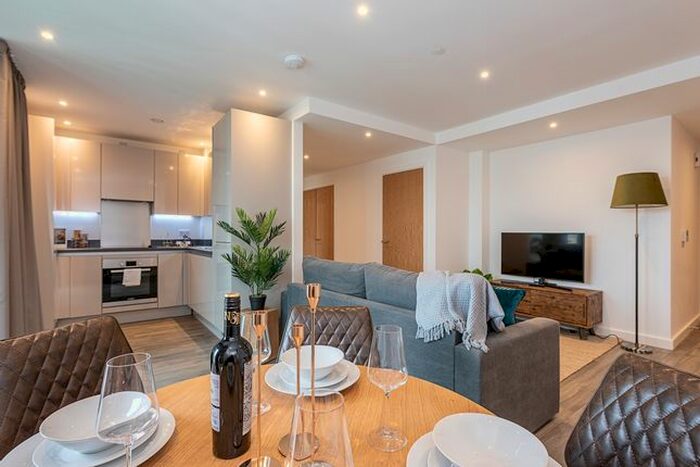 2 Bedroom Flat To Rent In Sutton Court Road, Sutton, SM1