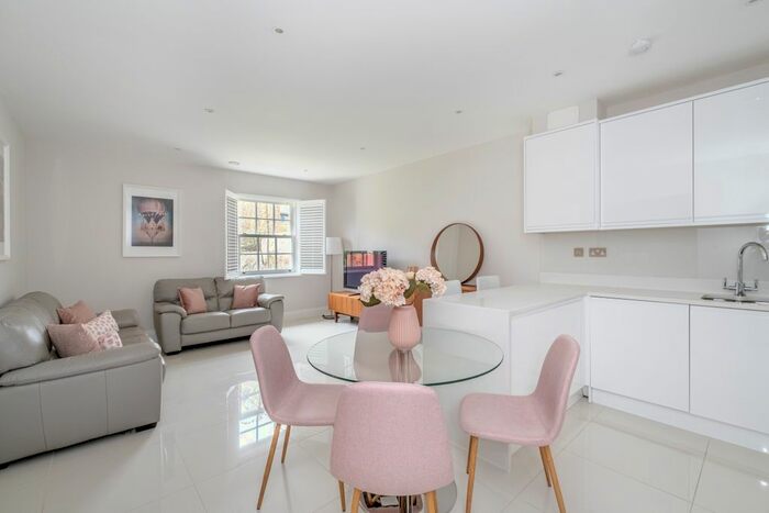 1 Bedroom Flat To Rent In Clapham Road, London, SW9