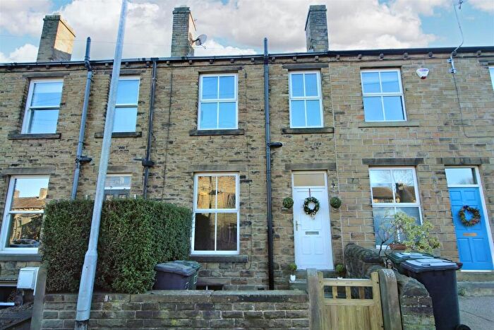 3 Bedroom Terraced House To Rent In Abbey Road, Shepley, HD8