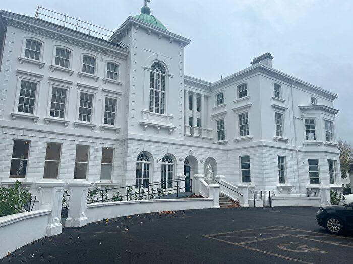 1 Bedroom Apartment To Rent In Hartington Place, Eastbourne, East Sussex, BN21