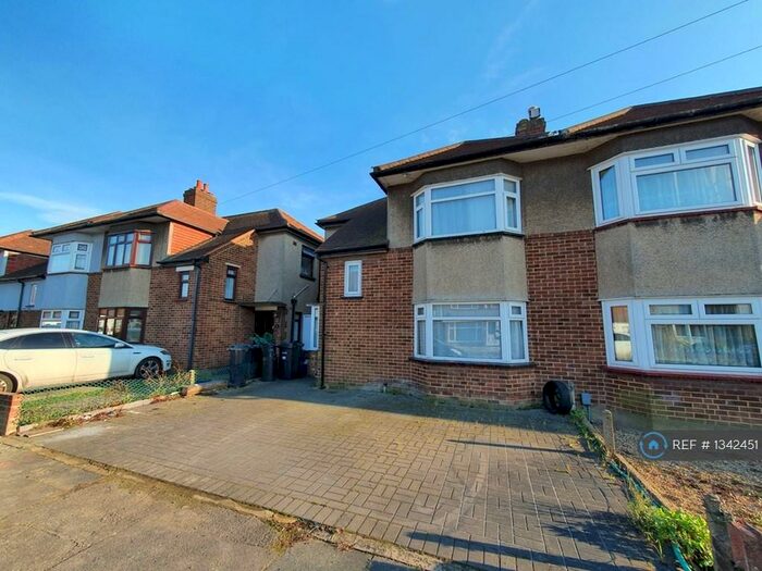 4 Bedroom Semi-Detached House To Rent In Burslem Avenue, Ilford, IG6