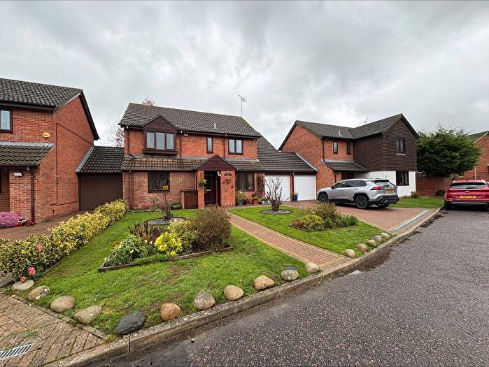 4 Bedroom Detached House For Sale In Wheelwrights, Weston Turville, Aylesbury, HP22