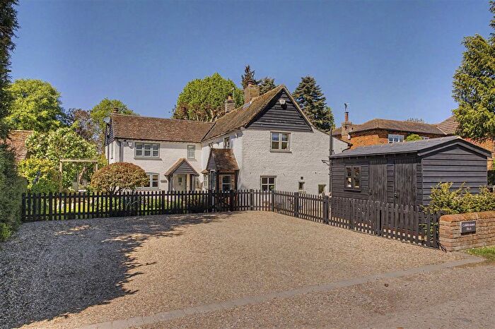 4 Bedroom Property For Sale In Gustard Wood, Wheathampstead, AL4