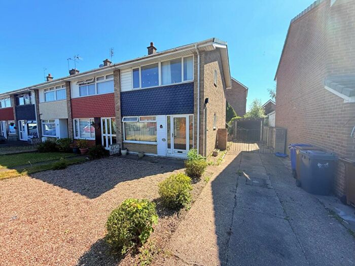 3 Bedroom Semi-Detached House To Rent In Winchester Drive, Burton-On-Trent, DE14