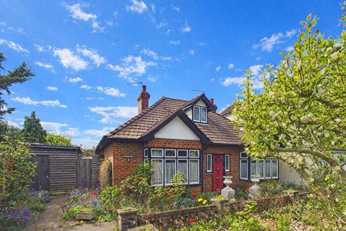 2 Bedroom Bungalow For Sale In Wessex Way, Maidenhead, Berkshire, SL6
