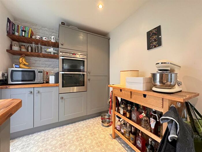 5 Bedroom Detached House For Sale In Newson Road, Swindon, SN25