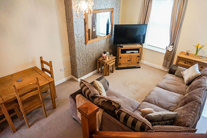 2 Bedroom End Of Terrace House To Rent In South Street, Sebastopol, NP4