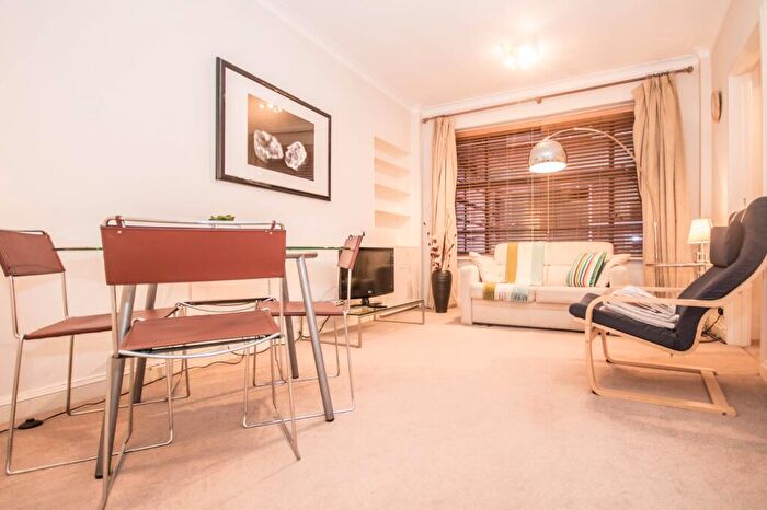 1 Bedroom Apartment To Rent In Rushcutters Court, London, SE16