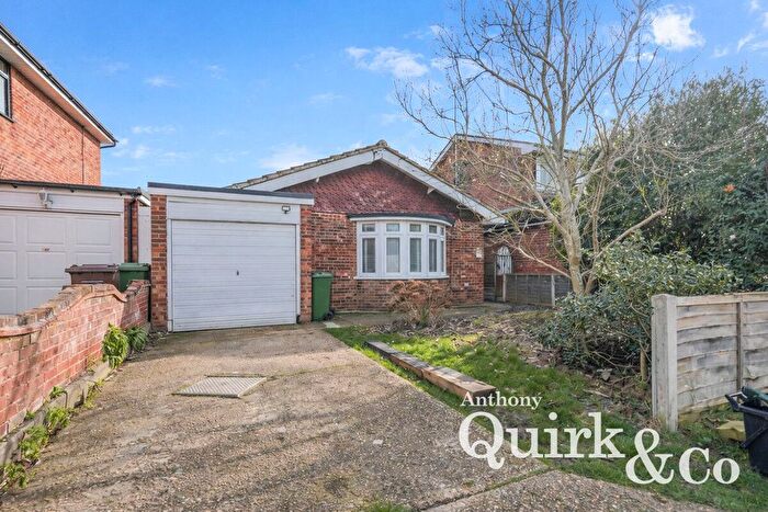 2 Bedroom Detached Bungalow For Sale In Church Parade, Canvey Island, SS8