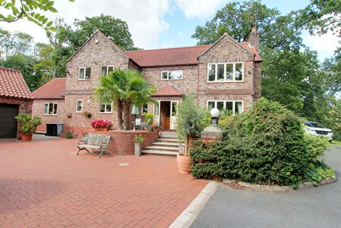 4 Bedroom Detached House For Sale In Lincoln Road, Welton Le Wold, LN11