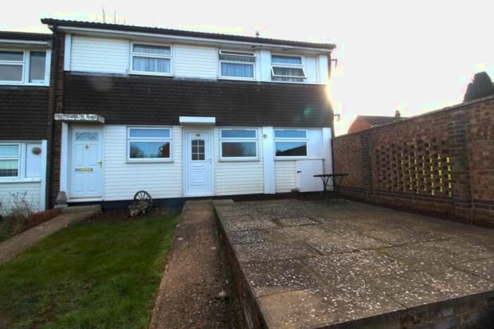 2 Bedroom Flat To Rent In East View, St Ippolyts, Hitchin, SG4