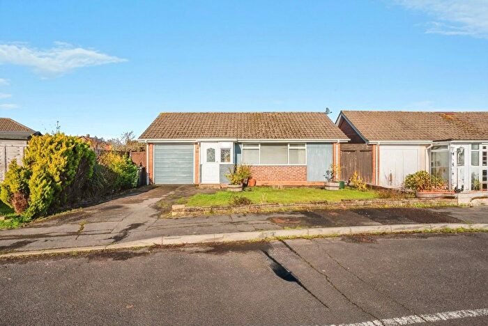 3 Bedroom Bungalow For Sale In Laurel Road, Waterlooville, PO8