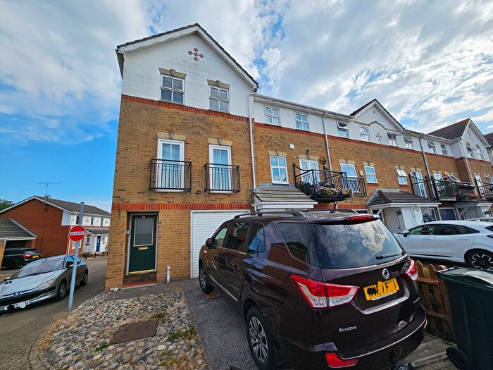 4 Bedroom Property To Rent In Sara Crescent, Greenhithe, DA9