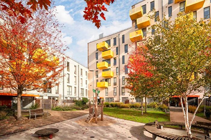 2 Bedroom Flat For Sale In Duckett Street, Stepney Green, E1