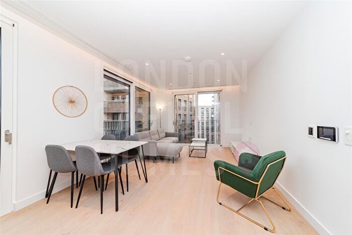 2 Bedroom Flat To Rent In Signature House, Jubilee Walk, London, WC1X