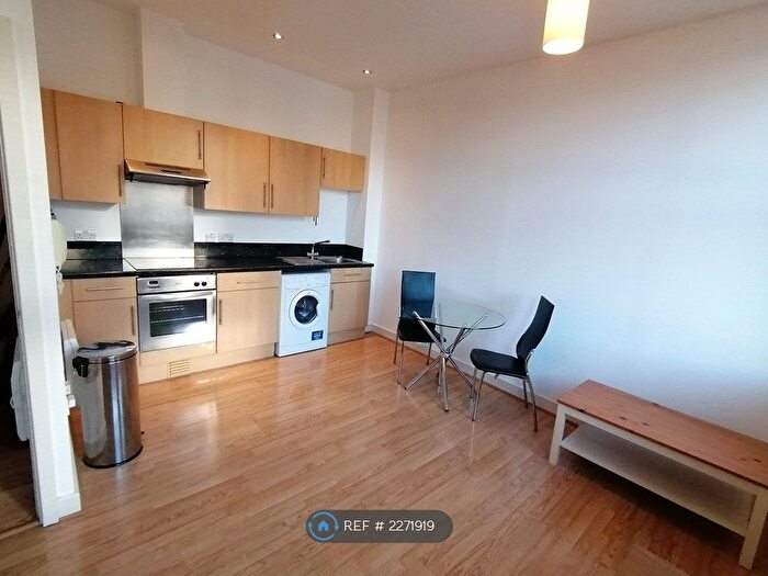 1 Bedroom Studio To Rent In Mcilroys Building, Reading, RG1