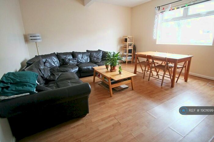 5 Bedroom Terraced House To Rent In Richards Street, Cardiff, CF24