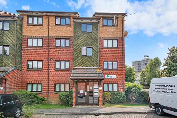 1 Bedroom Flat For Sale In Higham Station Avenue, Elm Court, E4