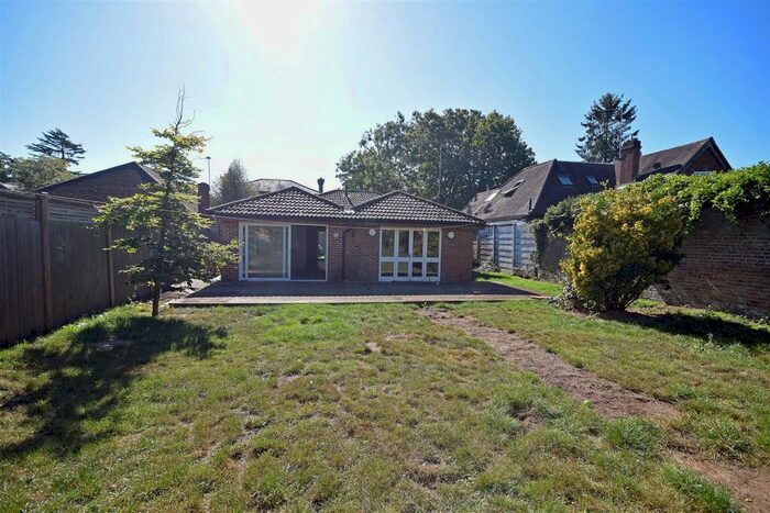 6 Bedroom Bungalow To Rent In Hampton Road, Twickenham, TW2