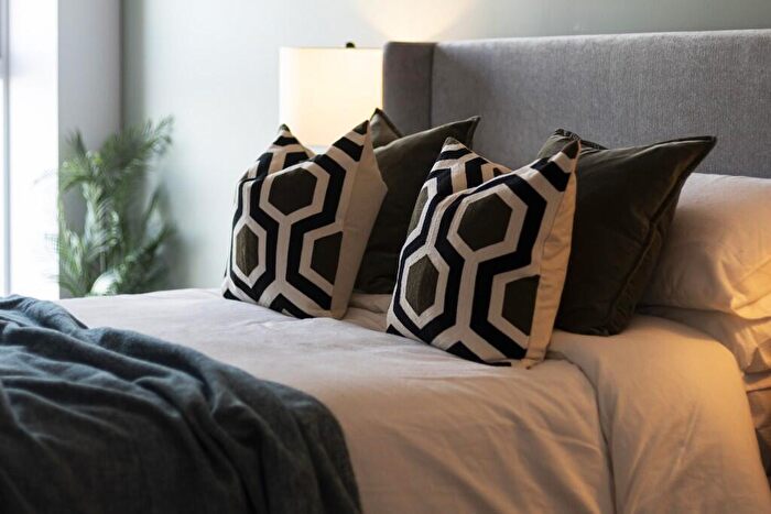 Apartment To Rent In Ocean Drive, Edinburgh, EH6