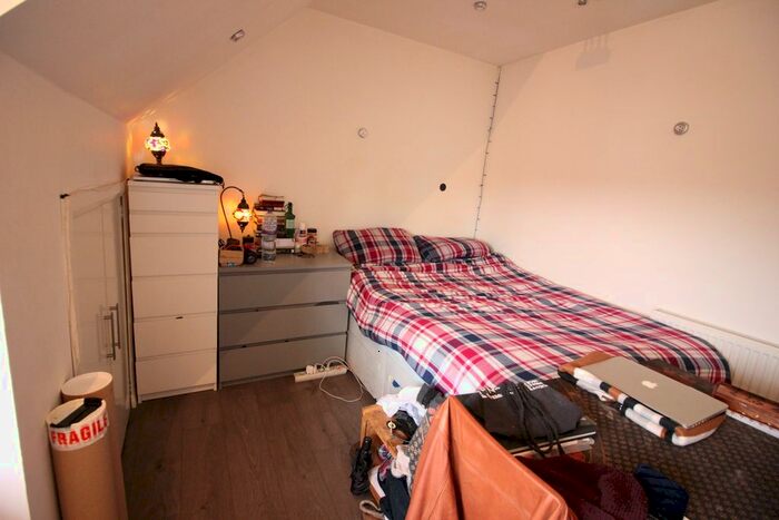 Studio To Rent In Sandringham Road, Golders Green, NW11