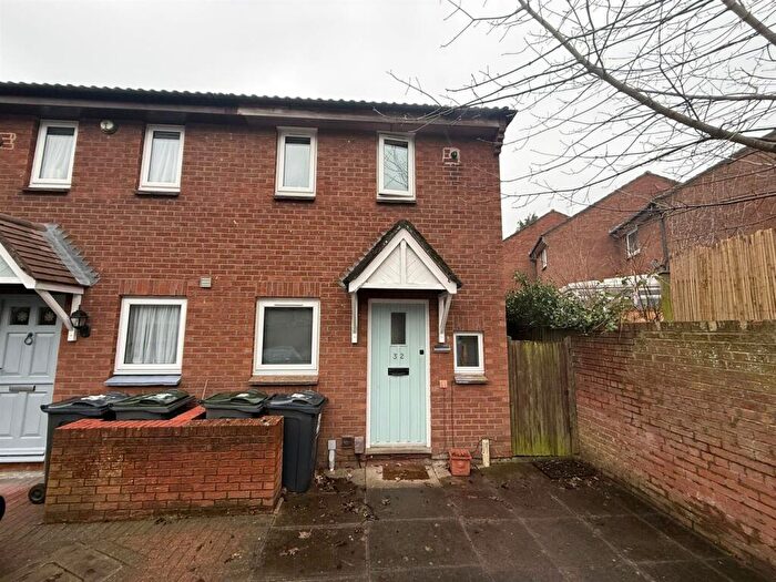 2 Bedroom House For Sale In Quaker Lane, Darlington, DL1