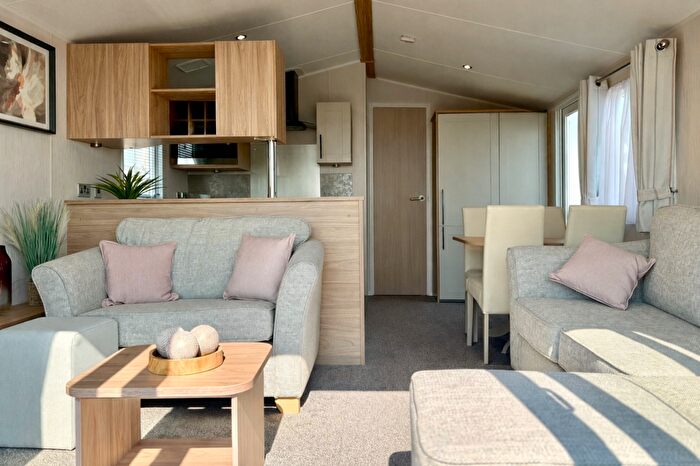 3 Bedroom Mobile/park Home For Sale In Boswinger, St. Austell, PL26