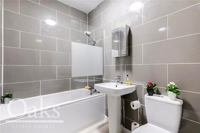 1 Bedroom Apartment To Rent In High Street, Penge, SE20