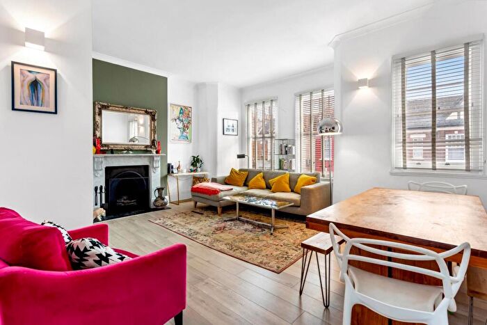 3 Bedroom Flat For Sale In Forburg Road, London, N16