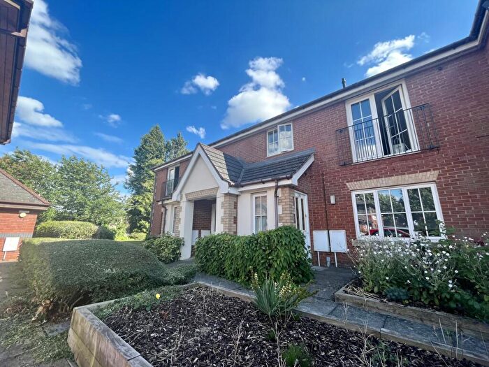 2 Bedroom Apartment To Rent In London Road, Aston Clinton, HP22