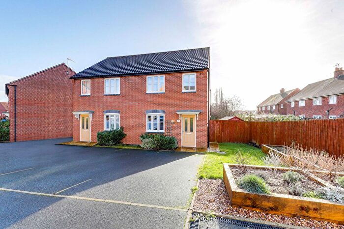 3 Bedroom Semi Detached House For Sale In Albert Close, Hucknall, NG15
