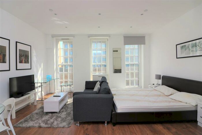Studio To Rent In Commercial Road, London, E14