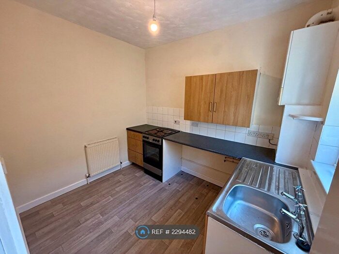2 Bedroom Flat To Rent In Marsh Street, Llanelli, SA15