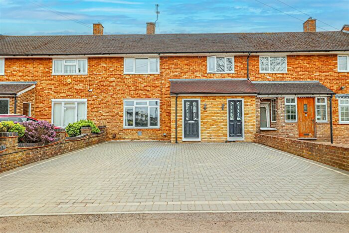 3 Bedroom Terraced House For Sale In Adeyfield Road, Hemel Hempstead, HP2