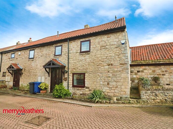 2 Bedroom Cottage For Sale In Clifton Byres, Maltby, Rotherham, S66