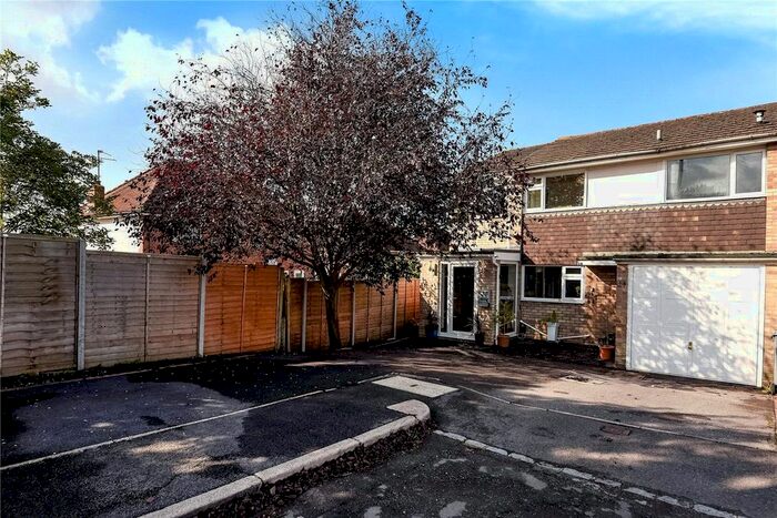 3 Bedroom End Of Terrace House To Rent In Corinne Close, Reading, Berkshire, RG2