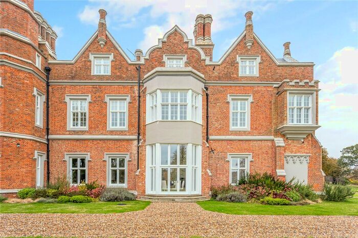 2 Bedroom Flat For Sale In Hamels Mansion, Hamels Park, Buntingford, Hertfordshire, SG9
