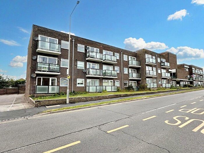 1 Bedroom Flat For Sale In Fairfield, Sutton Avenue, Peacehaven, BN10
