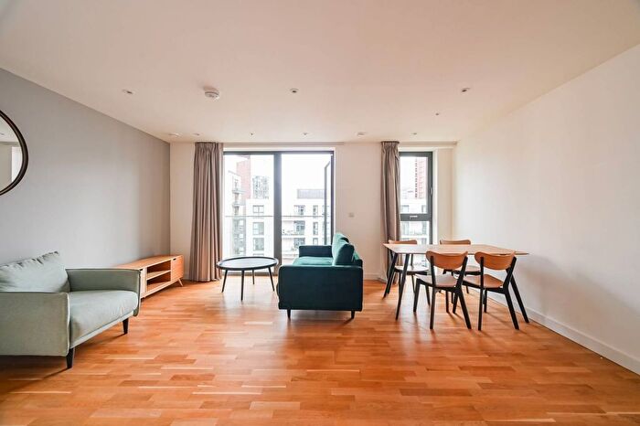 1 Bedroom Flat To Rent In Merle Mansions, Stratford, London, E20