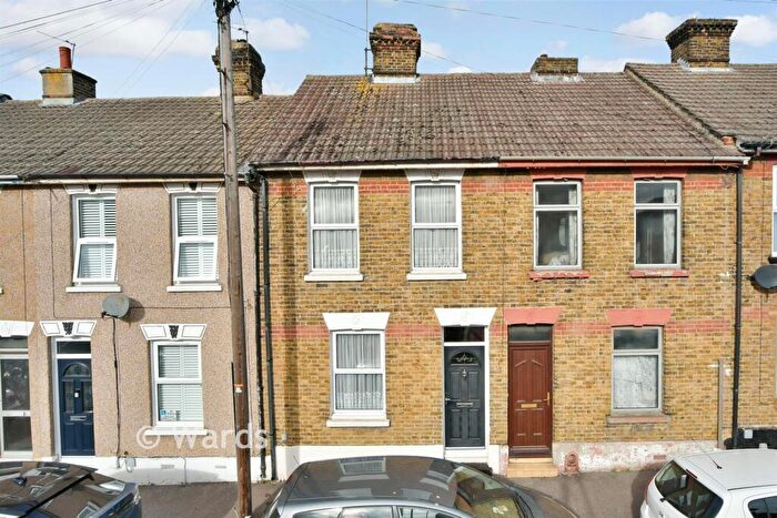 2 Bedroom Terraced House For Sale In Montfort Road, Strood, Rochester, Kent, ME2