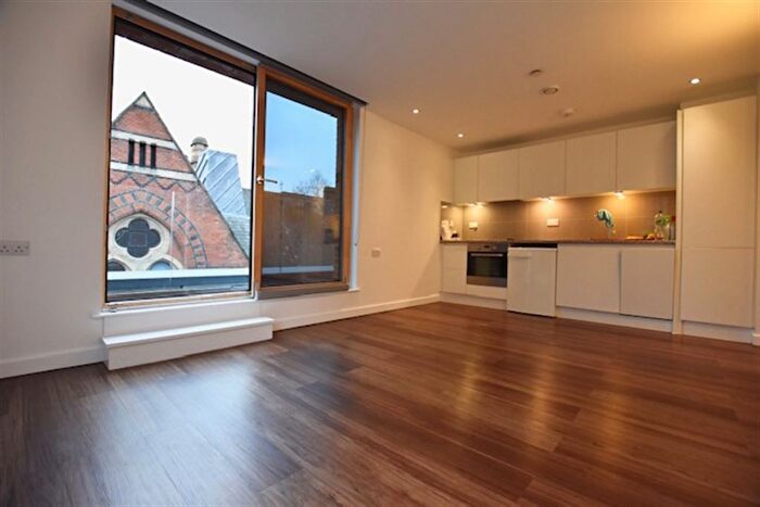 1 Bedroom Flat To Rent In Vauxhall Bridge Road, London, SW1V