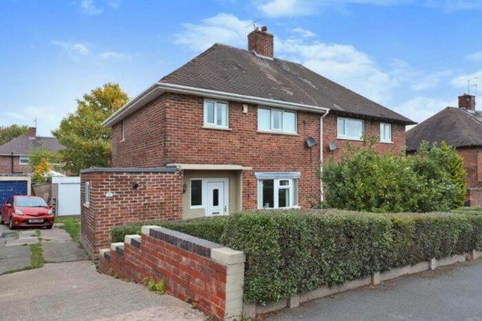 3 Bedroom Semi-Detached House To Rent In Smelter Wood Rise, Sheffield, S13