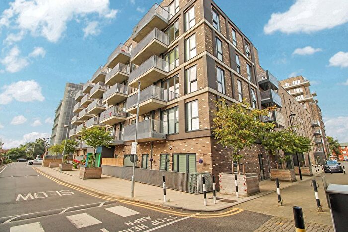 1 Bedroom Flat To Rent In Crossways, Windsor Road, Slough, SL1
