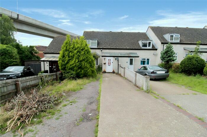 3 Bedroom Terraced House For Sale In Laurel Close, Southampton, Hampshire, SO19