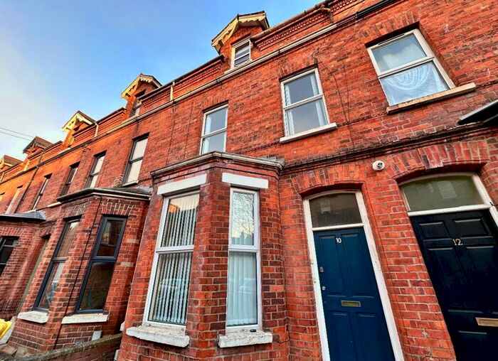 3 Bedroom Apartment To Rent In Apt Wellington Park Avenue, Belfast, BT9