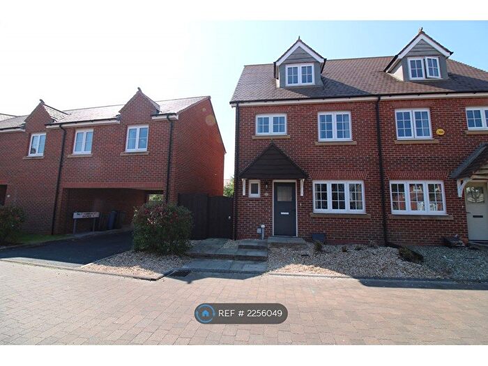 4 Bedroom Semi-Detached House To Rent In Hawknest Avenue, Fleetwood, FY7