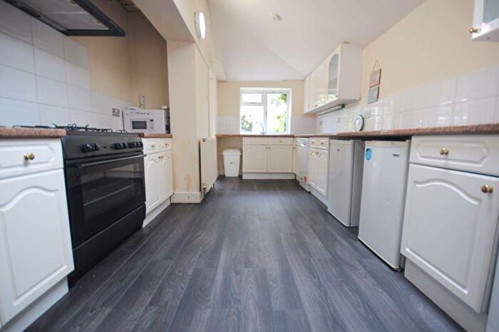 5 Bedroom Terraced House To Rent In Victoria Road, Bournemouth, BH1